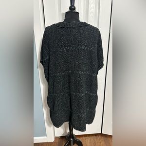 Women’s NWOT DKNY Knit Crewneck top